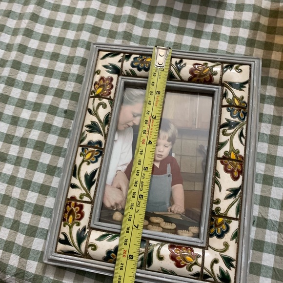 Ceramic picture Frame with Red and Green Accents - Picture 2 of 4